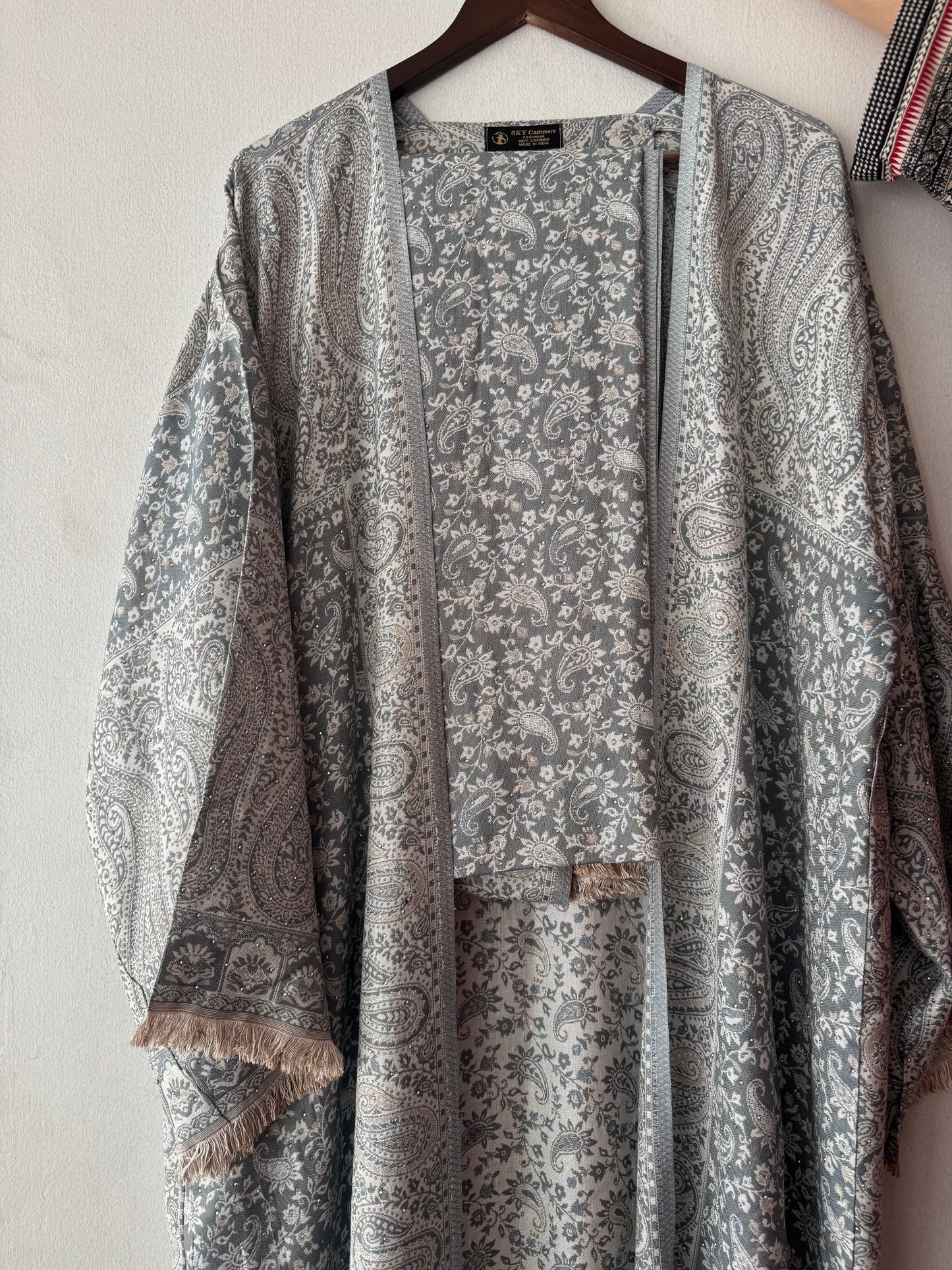 Pashmina Printed Abaya Set with Shrug & Shawl – Soft Grey