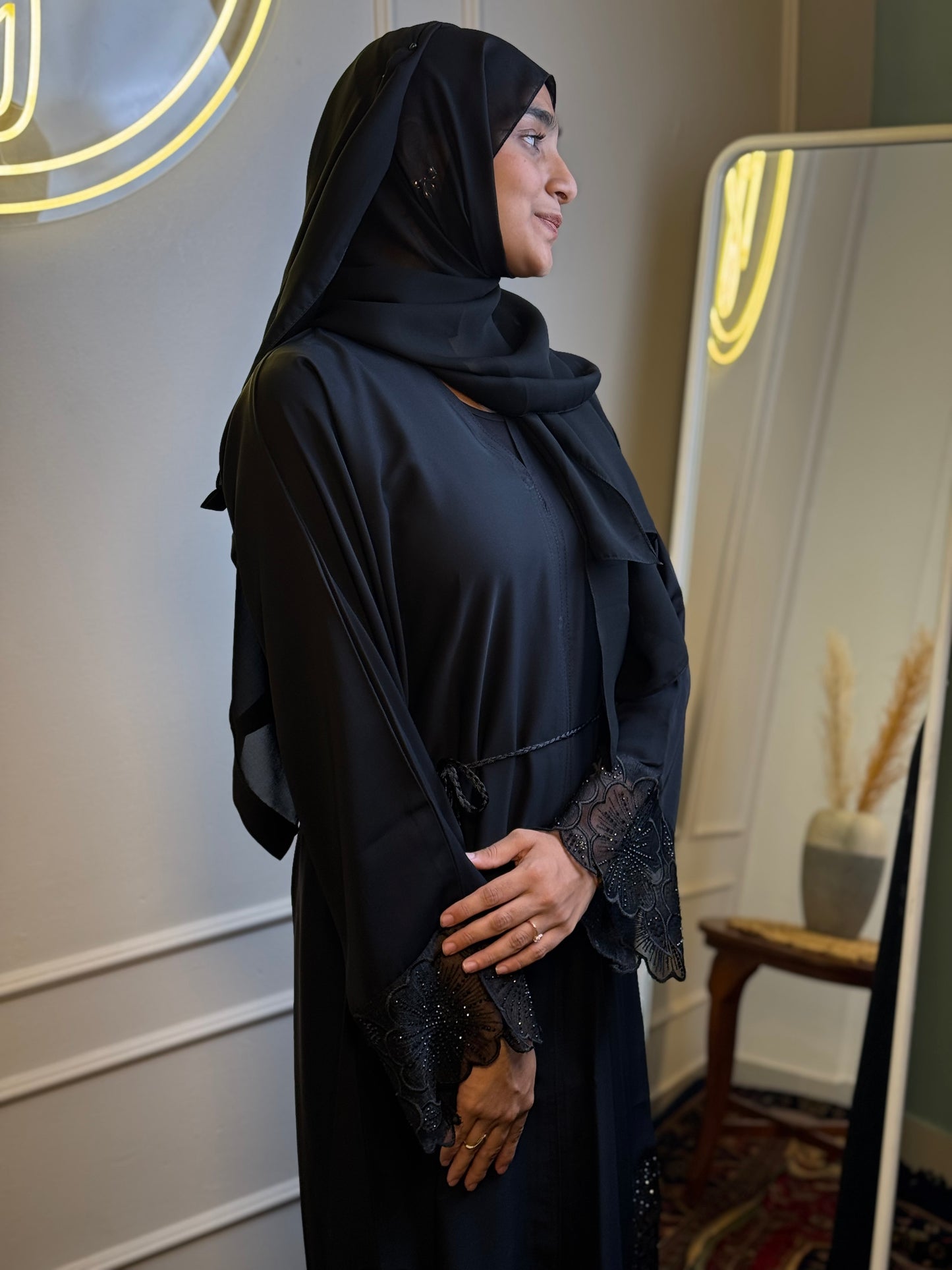 Dubai Imported Korean Nida Front Open Abaya with Lace Detail – Classic Black