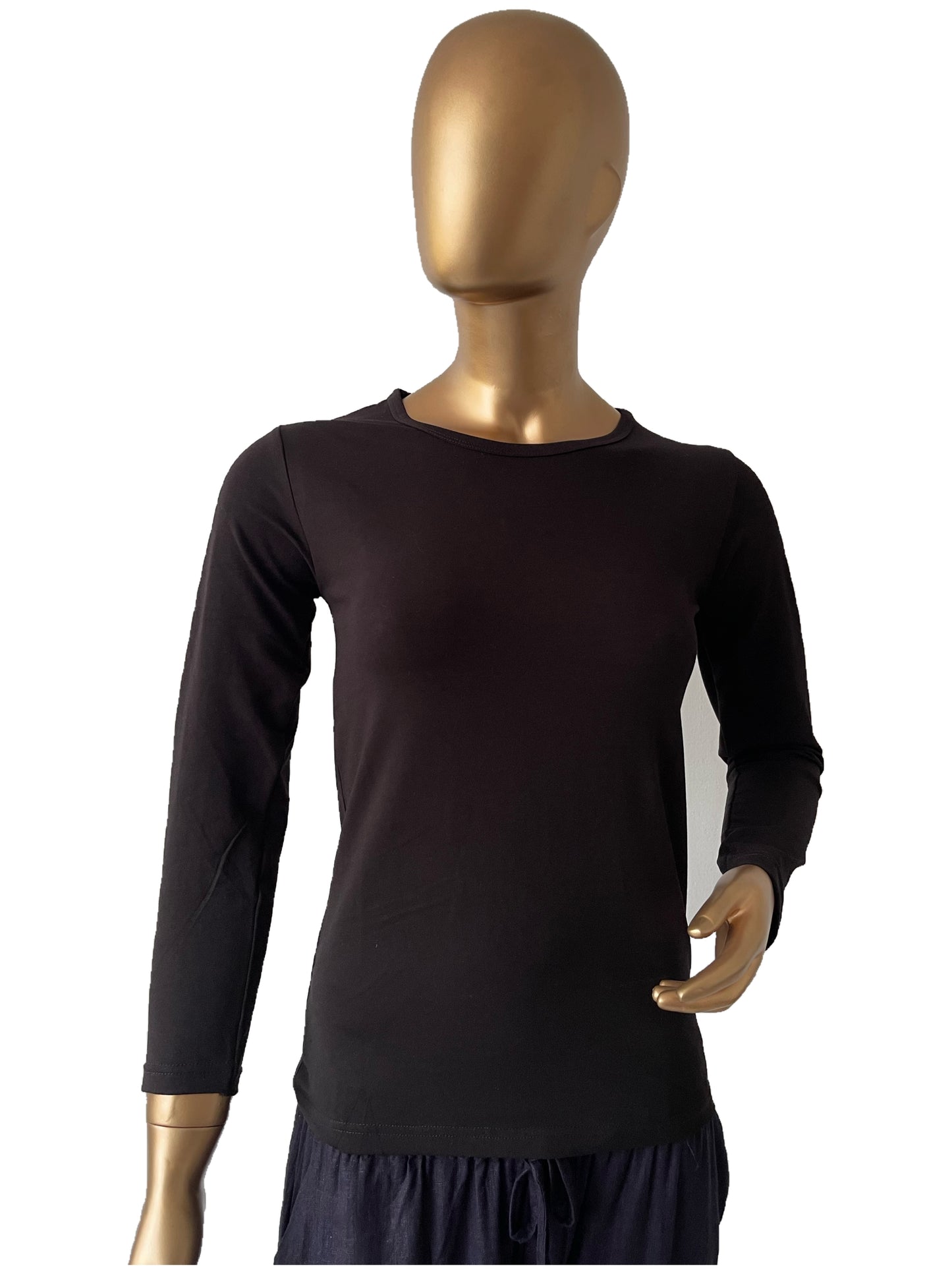 Black women's full sleeve innerwear in XL by RF Abayas, showcasing a comfortable, fitted inner top for women.