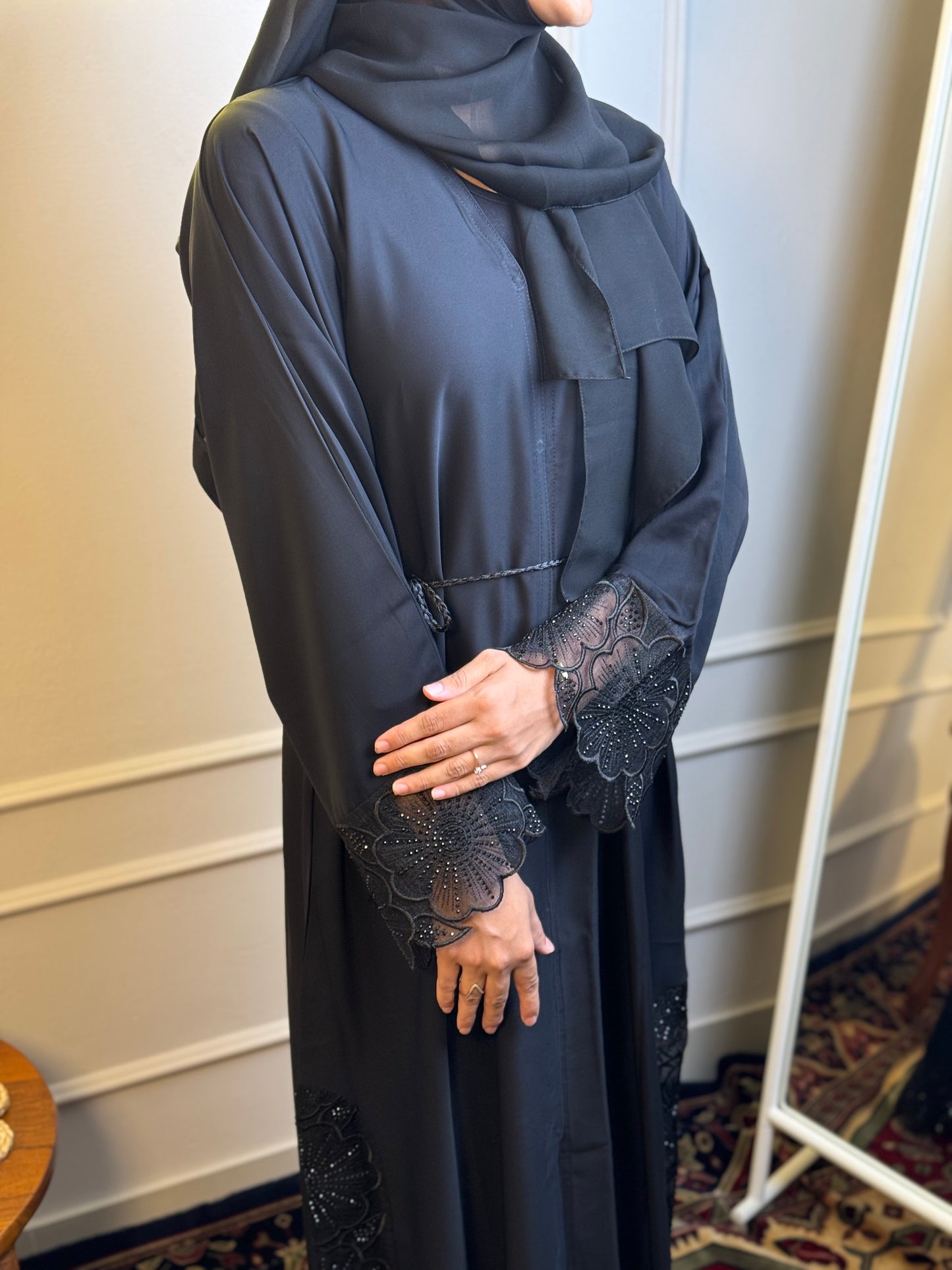 Dubai Imported Korean Nida Front Open Abaya with Lace Detail – Classic Black
