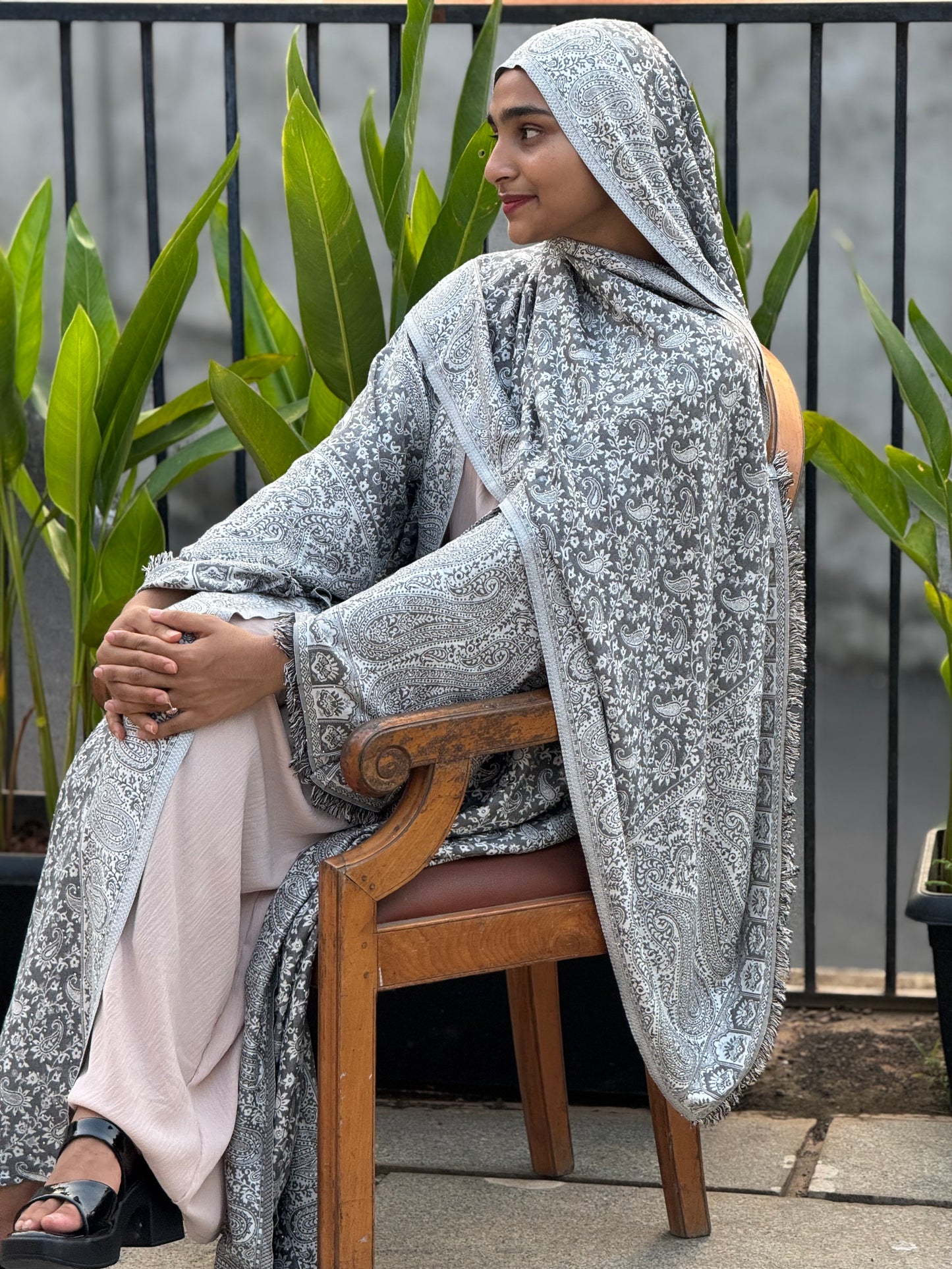 Pashmina Printed Abaya Set with Shrug & Shawl – Ash Grey