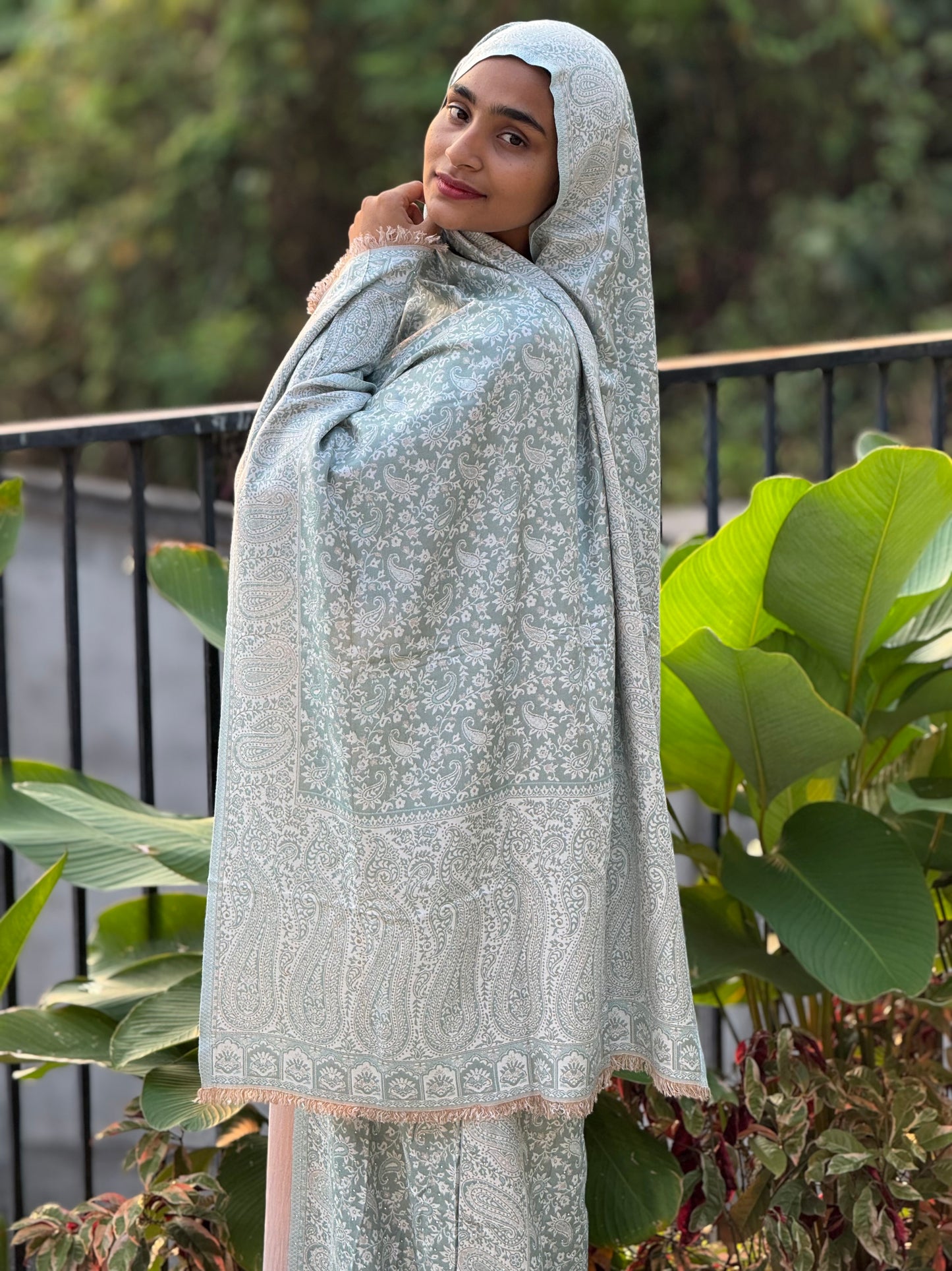 Pashmina Printed Abaya Set with Shrug & Shawl – Light Seafoam