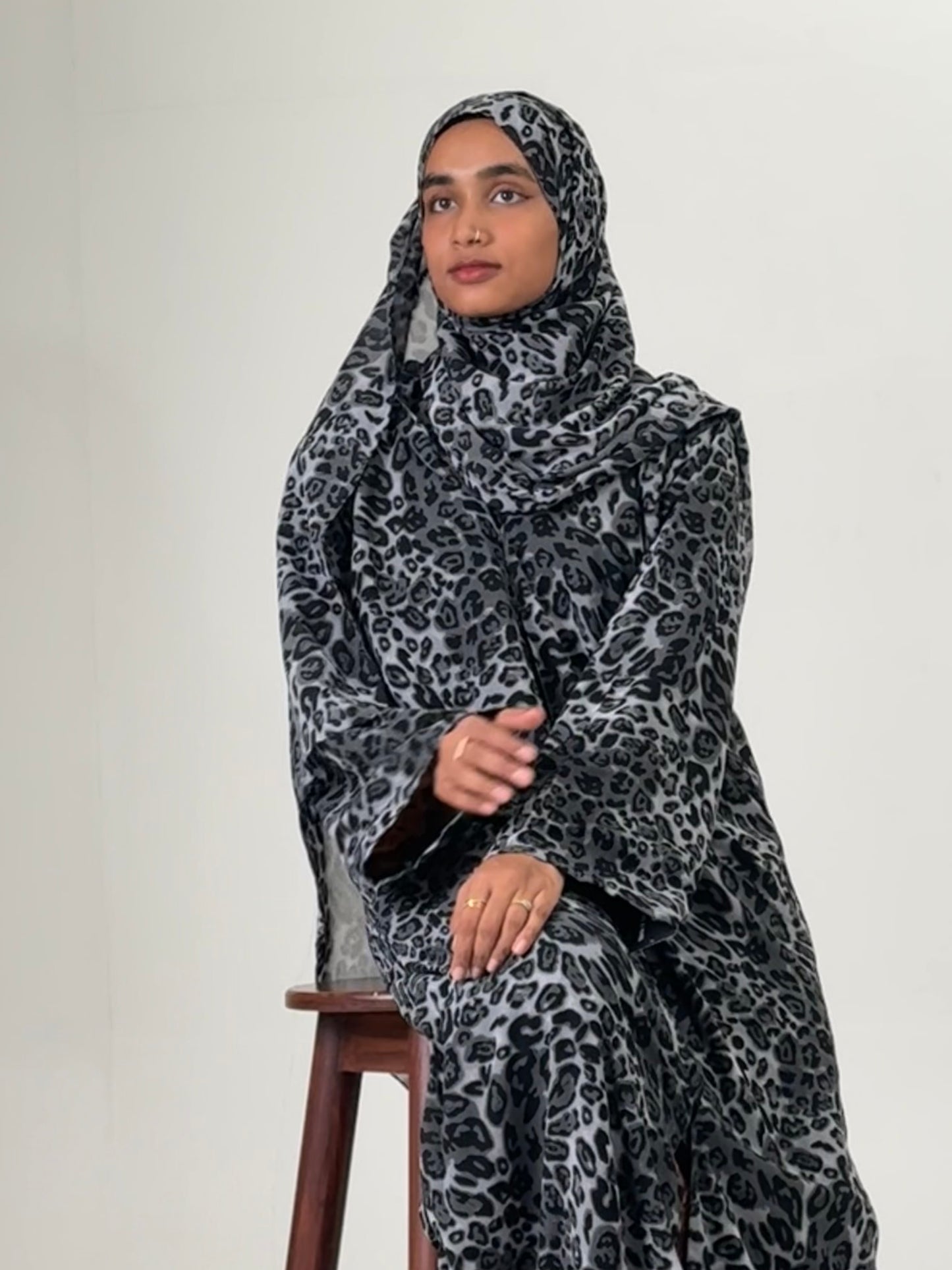 Women’s Chiffon Animal Print Abaya with Matching Shawl – Premium Flowy Modest Wear Abaya for Women