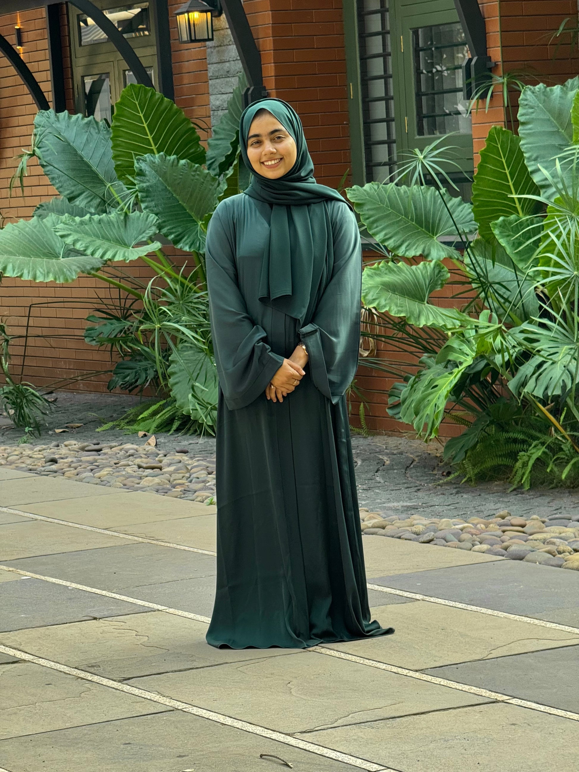 Simple Abaya in Imported TikTok Fabric - RF Abayas